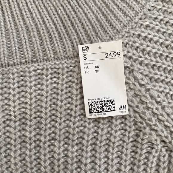 H&M NWT Grey Off Shoulder Sweater XS - Picture 2 of 8